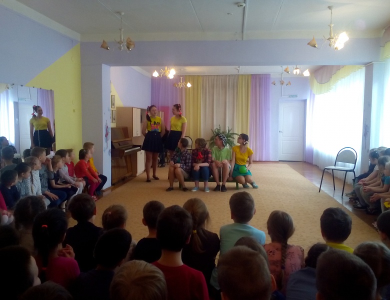ДШИ с большим успехом выступила перед воспитанниками Детского сада № 21 