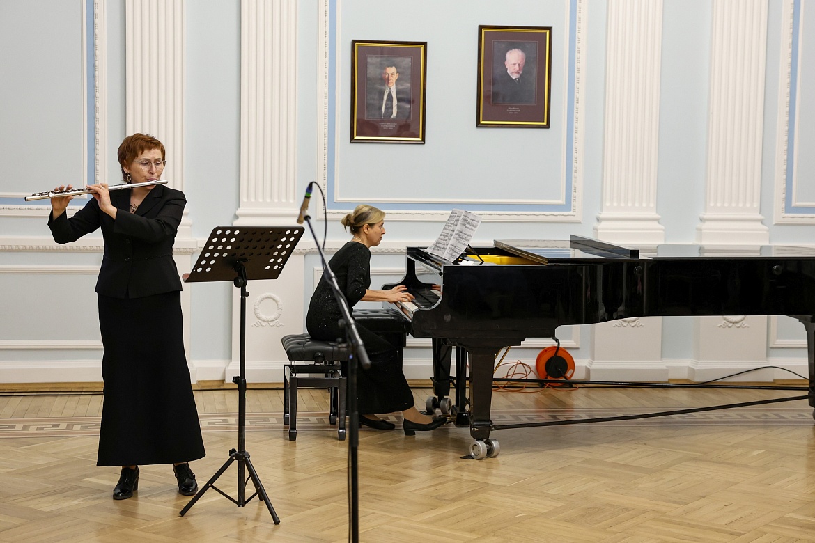 «Искусство мастерства» концерт и выставка преподавателей детских школ искусств Новгородской области